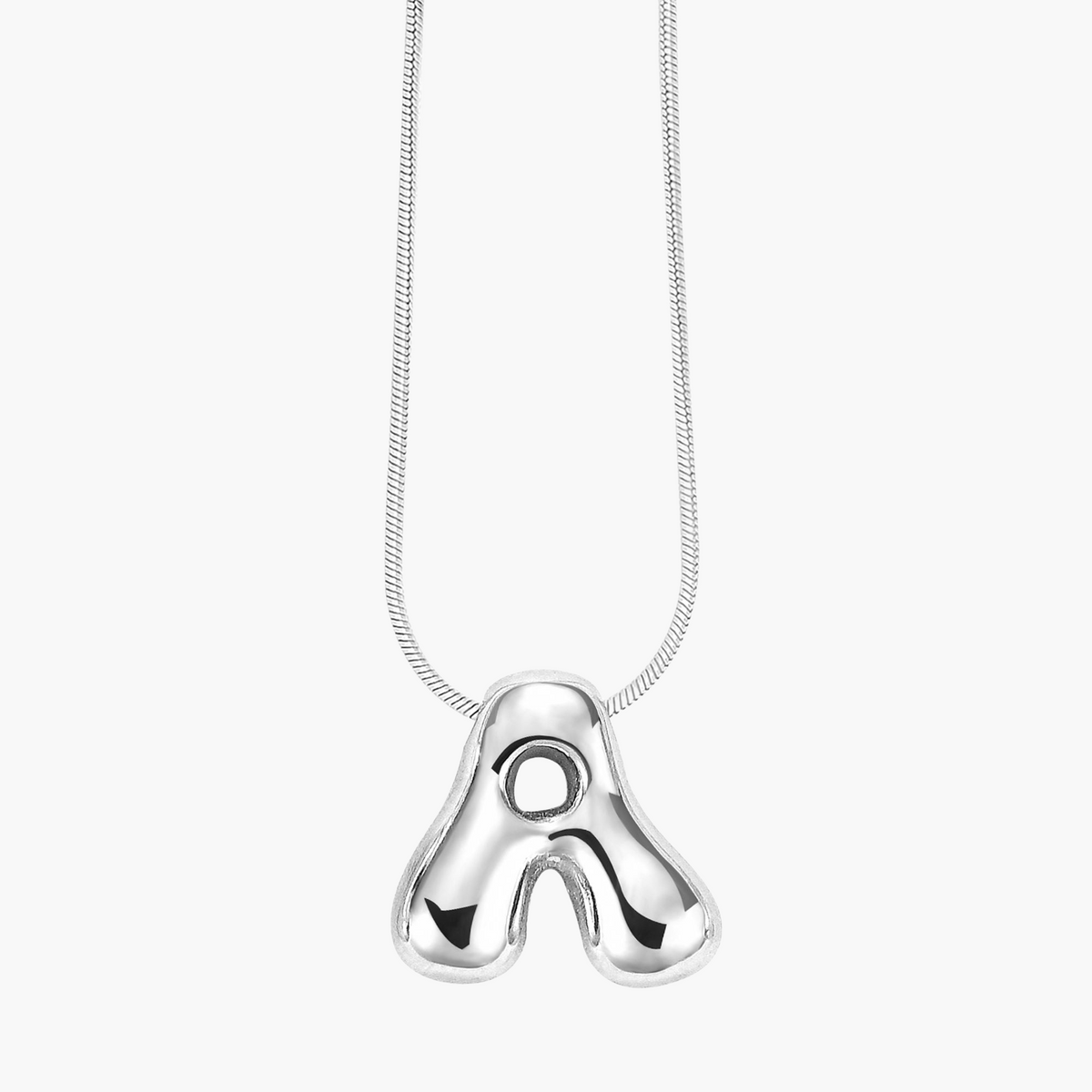 Collar con inicial en letra burbuja de brillo plateado