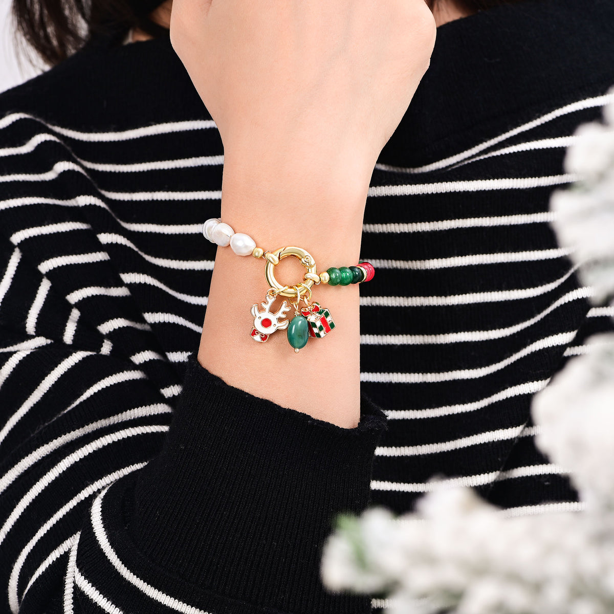 Pulsera con encanto de alegría navideña