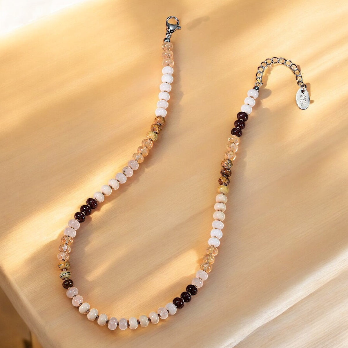 Collar de Piedra de Arena Dorada