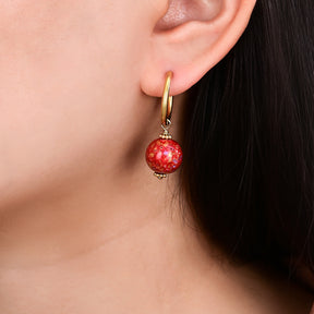 Pendientes de aro con orbe moteado Crimson Orbit