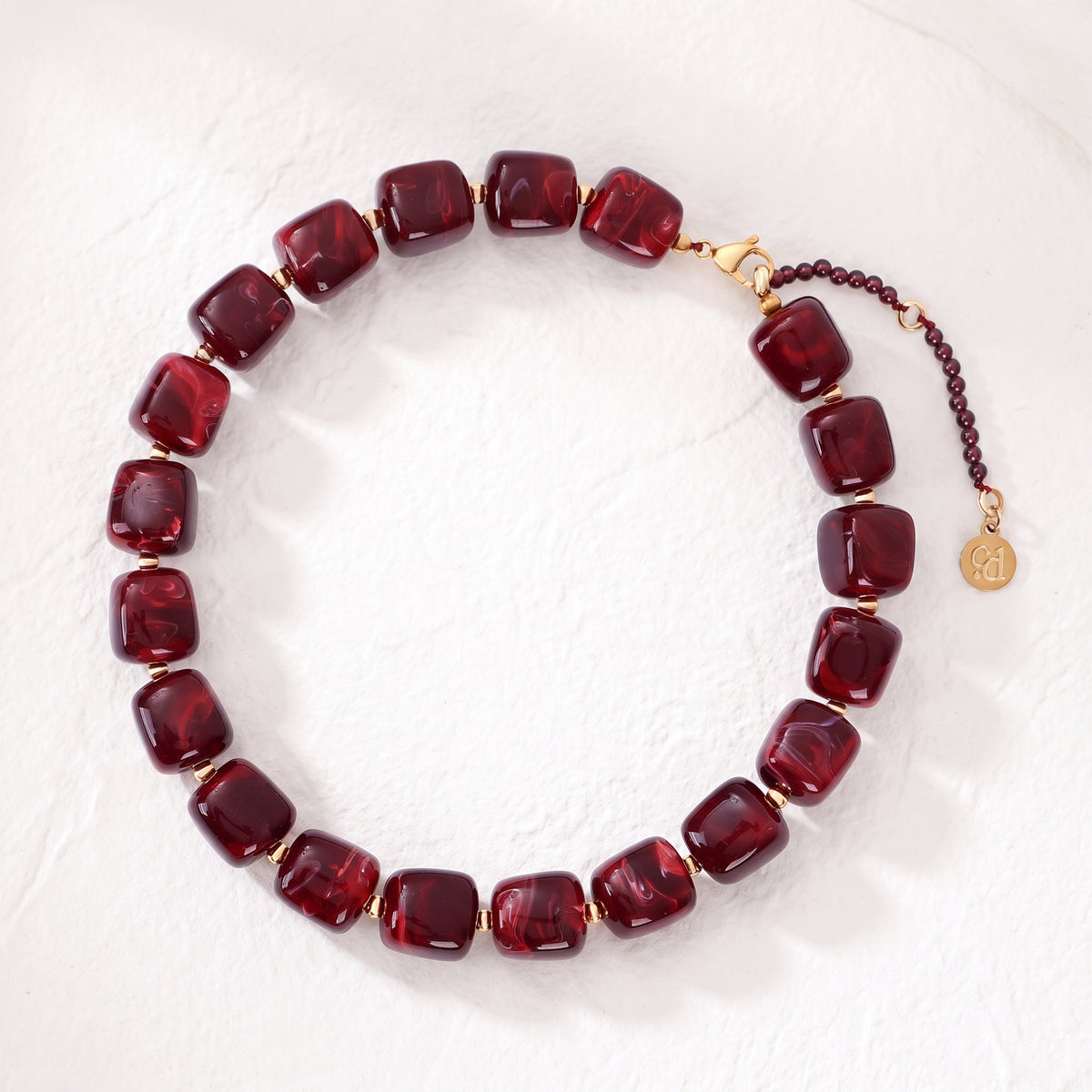 Collar de cuentas cuadradas gruesas rojo