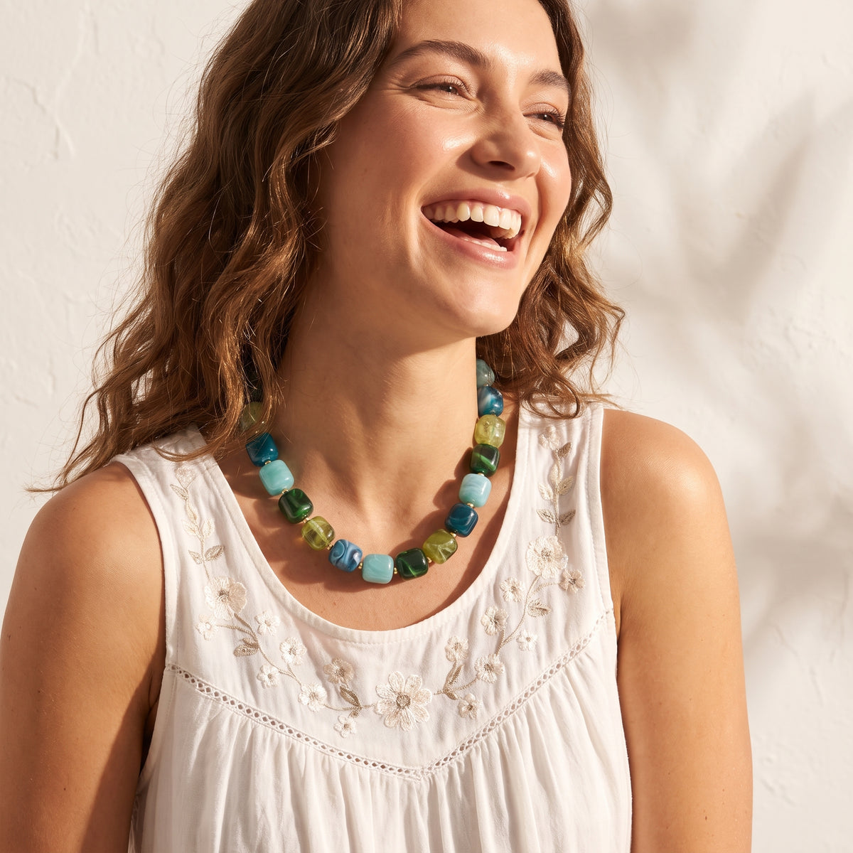 Collar de cuentas cuadradas gruesas Tierra