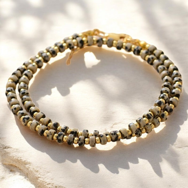 Collar de gargantilla de jaspe arcaico