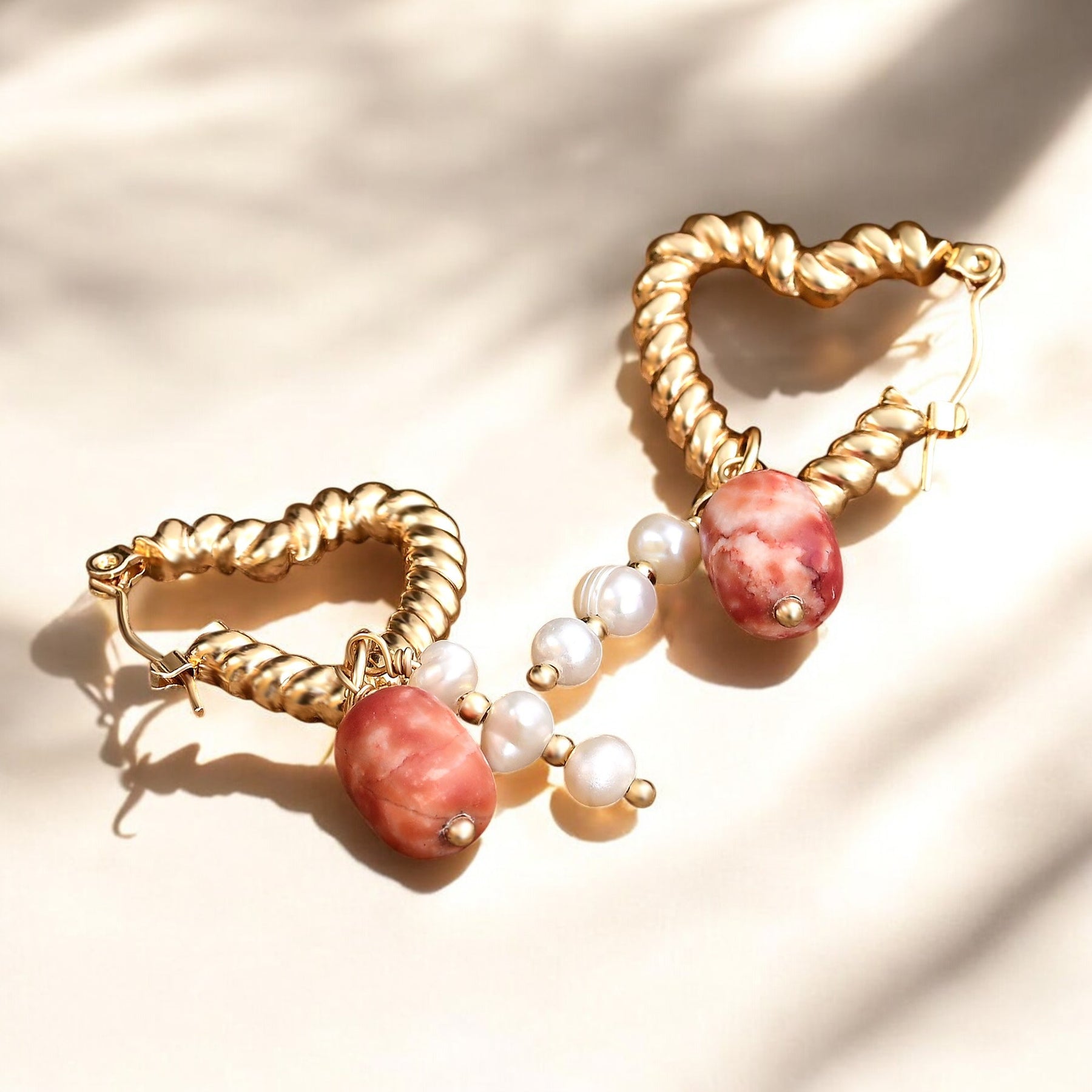 Pendientes de aro con colgante de perla de corazón y ágata