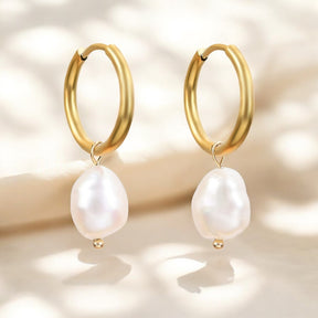 Pendientes de aro con dije de perla