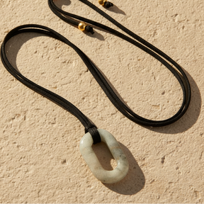 Collar de serenidad de labradorita de ante